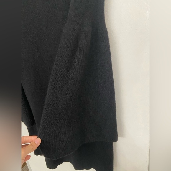 Theory V Neck Sweater 100% Cashmere Black Long Bell Sleeve Dress Size Medium - Picture 5 of 8